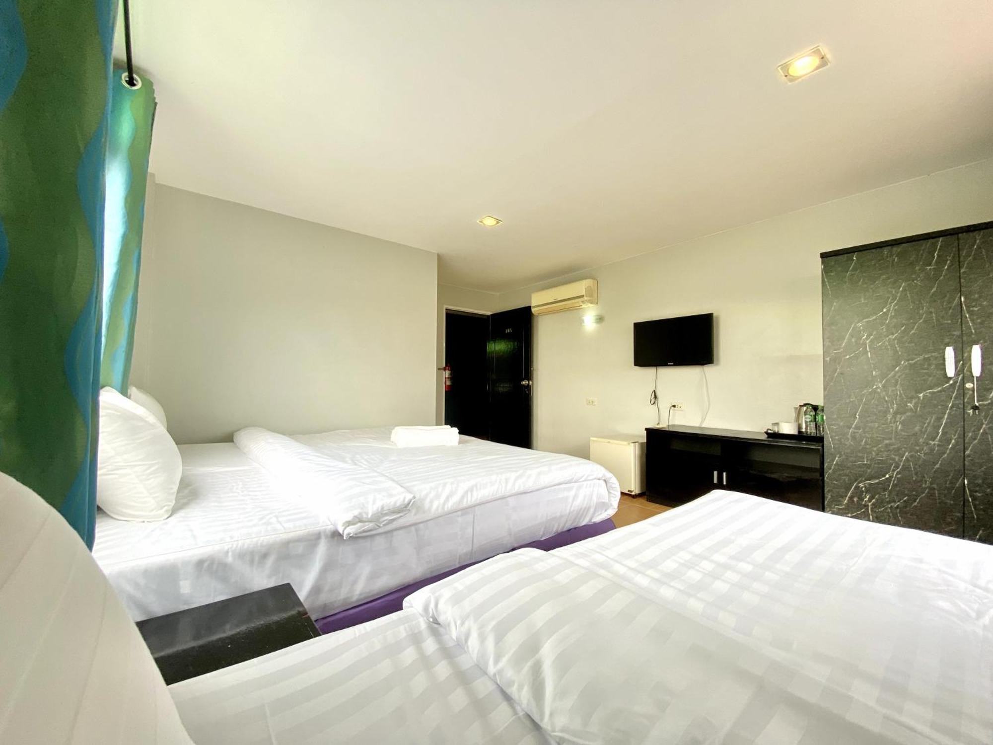 Beachwalk Minotel Patong 外观 照片