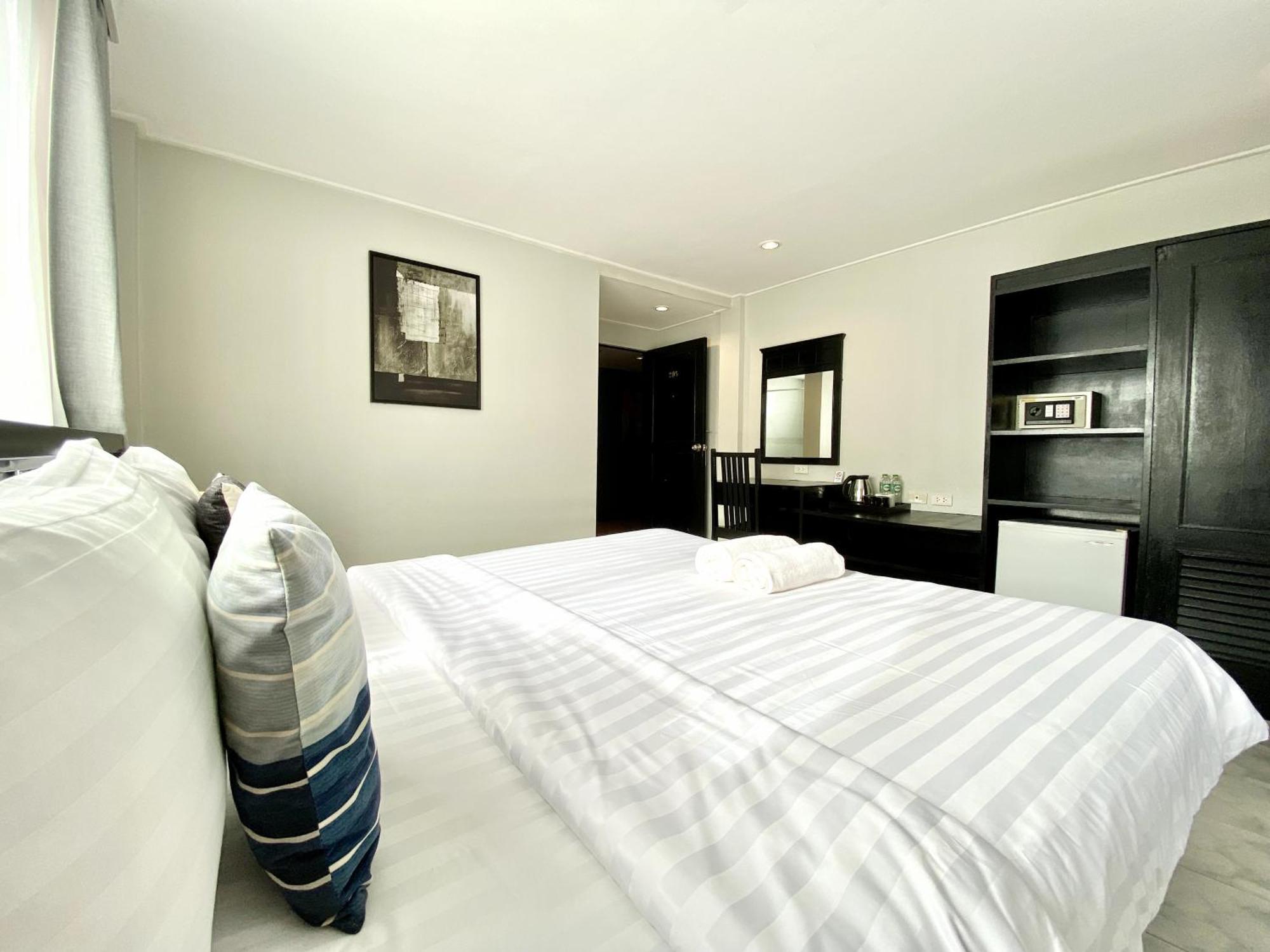 Beachwalk Minotel Patong 外观 照片